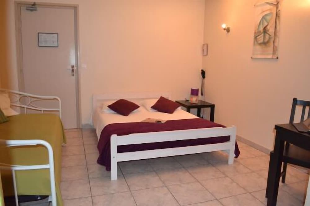 Superior Quadruple Room photo 2
