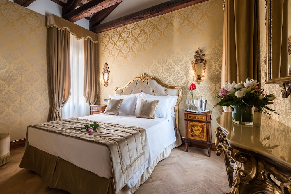 Superior Double or Twin Room - Photo 6
