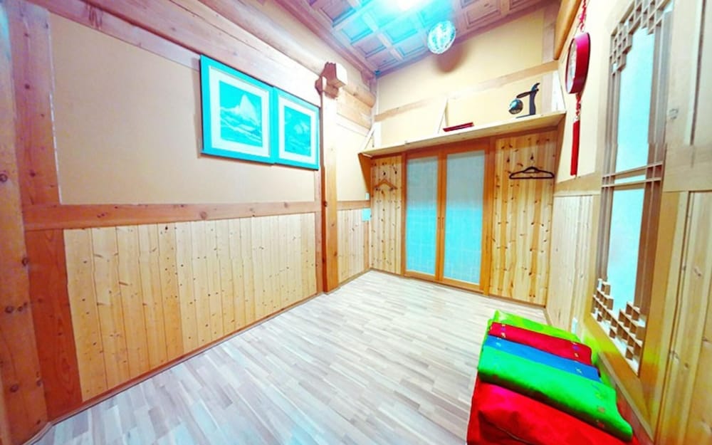 Room (Ggotnom room) - Photo 2