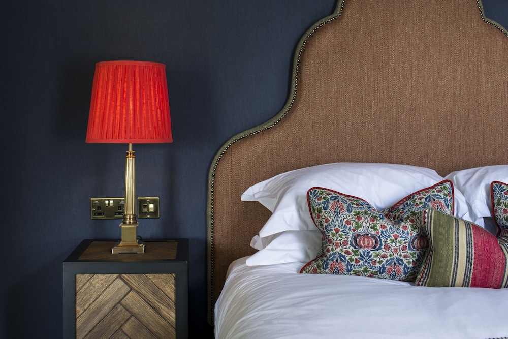 Classic Double Room, 1 King Bed, Ensuite (non-pet-friendly) photo 3