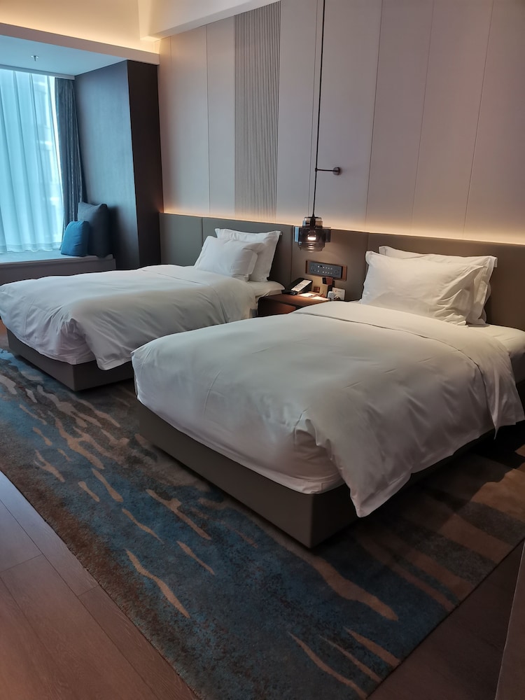 Deluxe Room, 2 Twin Beds photo 3
