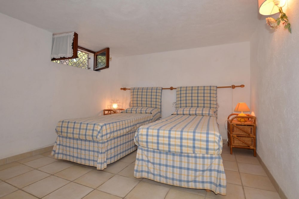 Family House, Multiple Bedrooms, Sea Facing (Casa Giannellina)