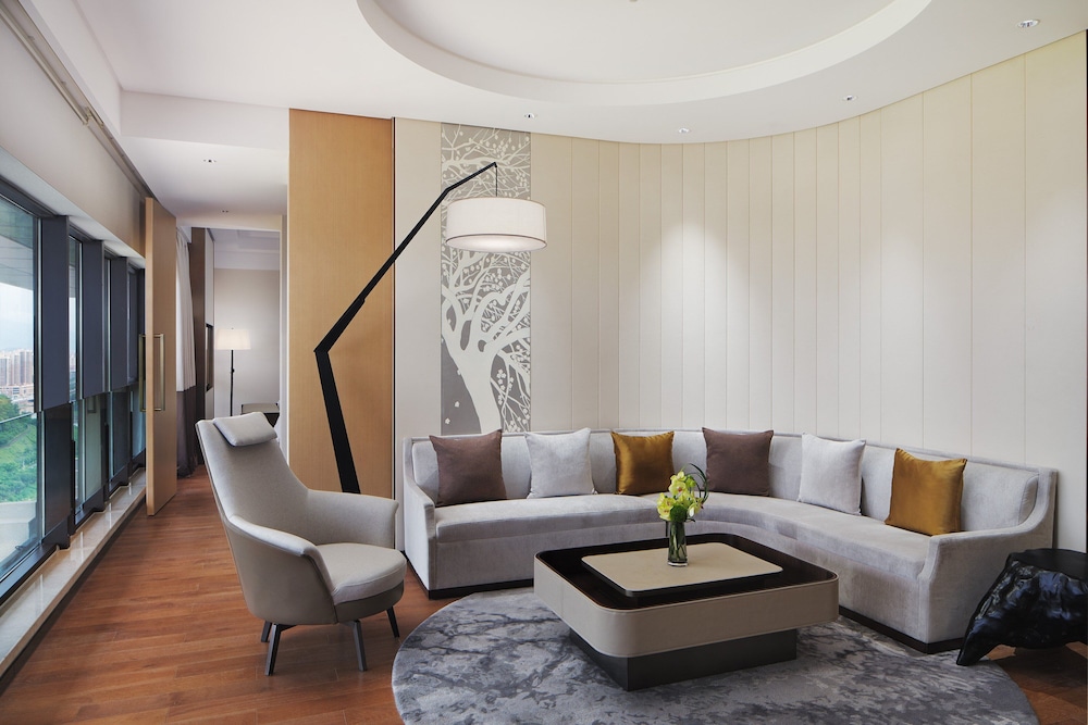 Room, 1 King Bed, City View - Photo 10