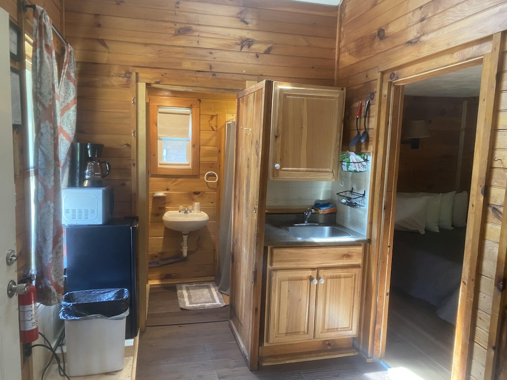 Basic Cabin (DEERD)