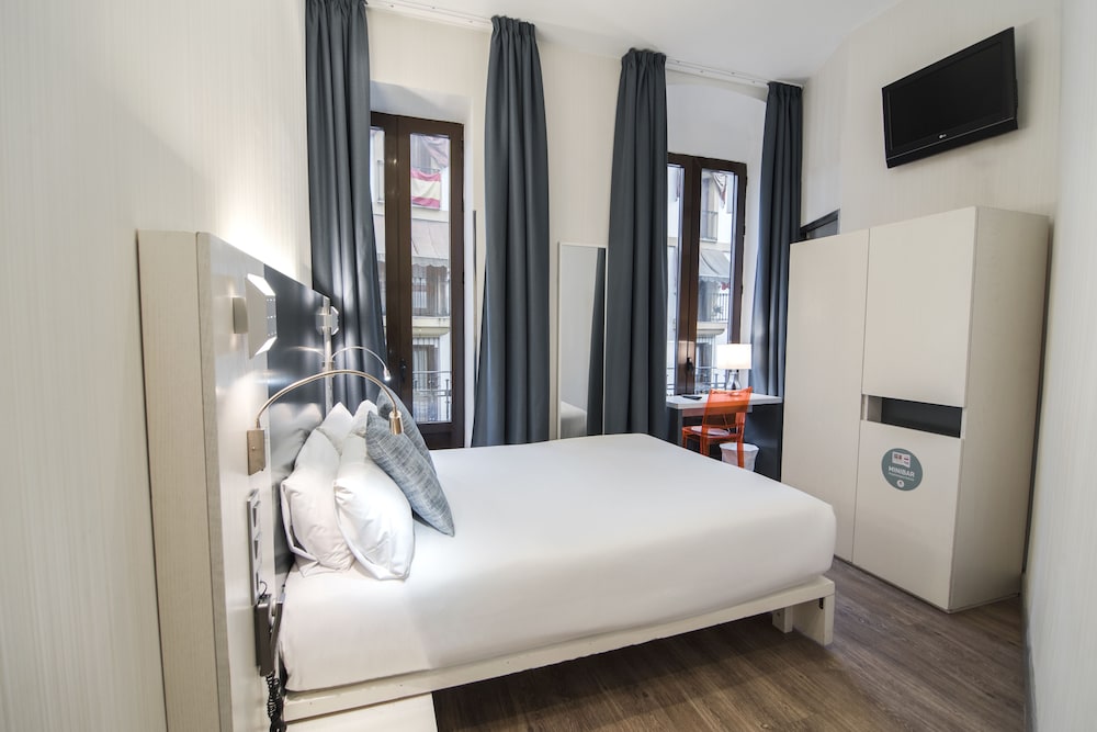Standard Double Room - Photo 2