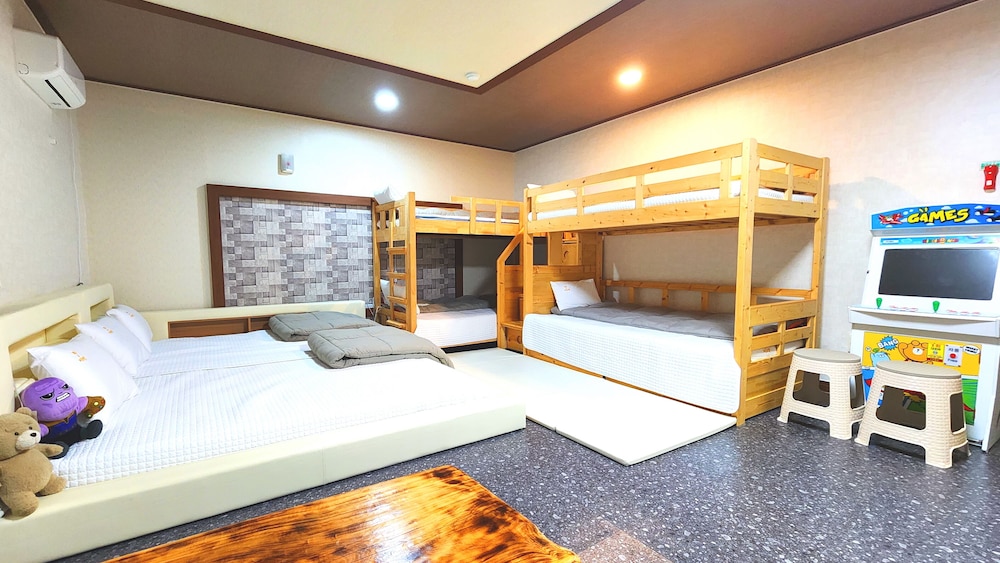 Kids Friend Room