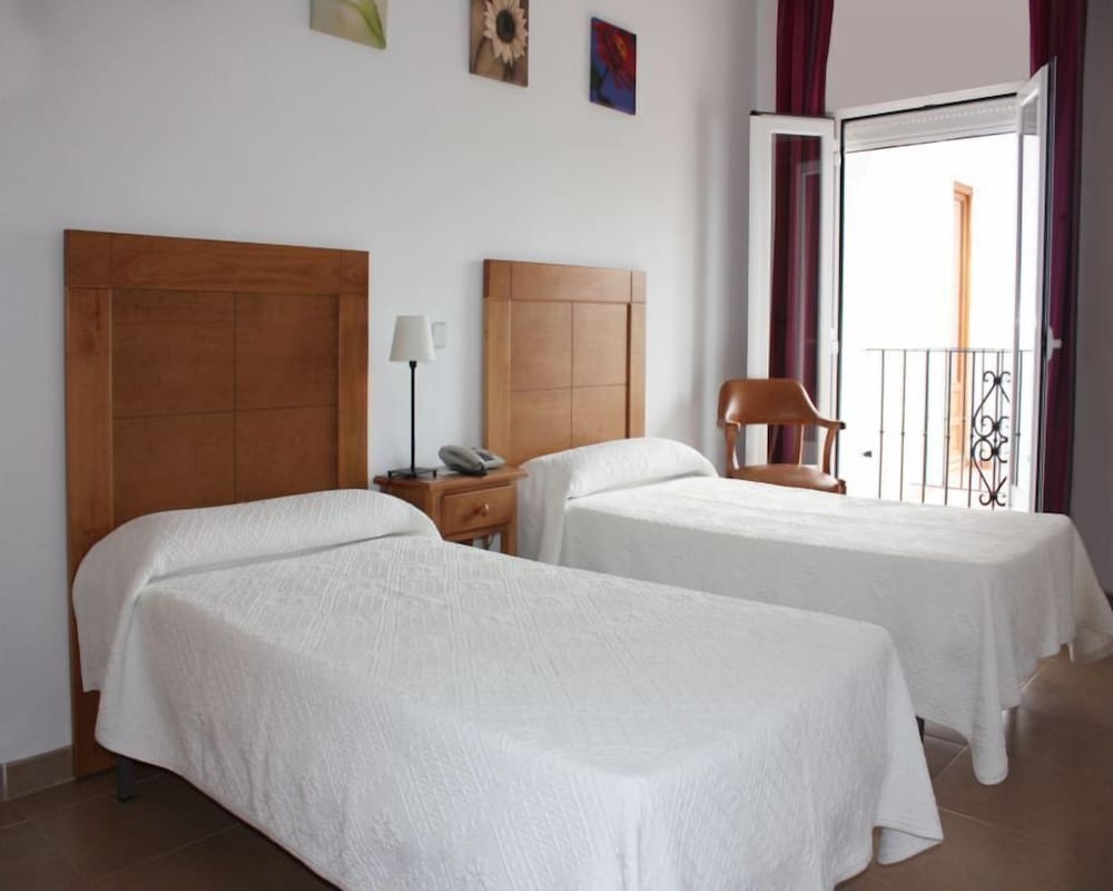Quadruple Room - Photo 1