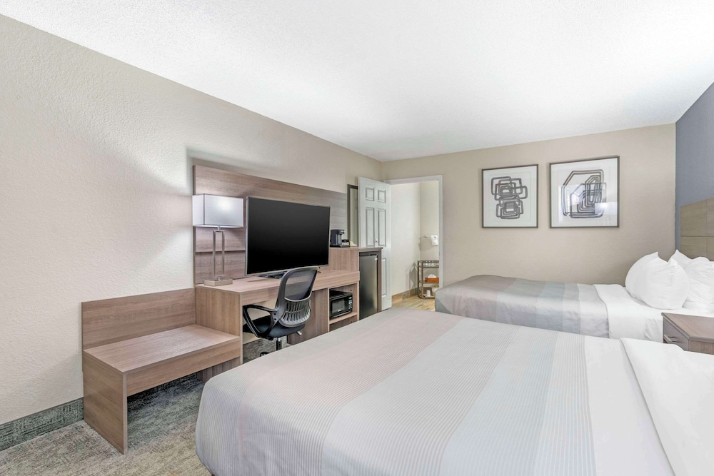 Room, 2 Queen Beds, Accessible, Non Smoking - Photo 3
