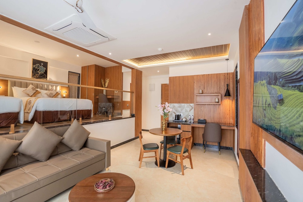 Deluxe Suite