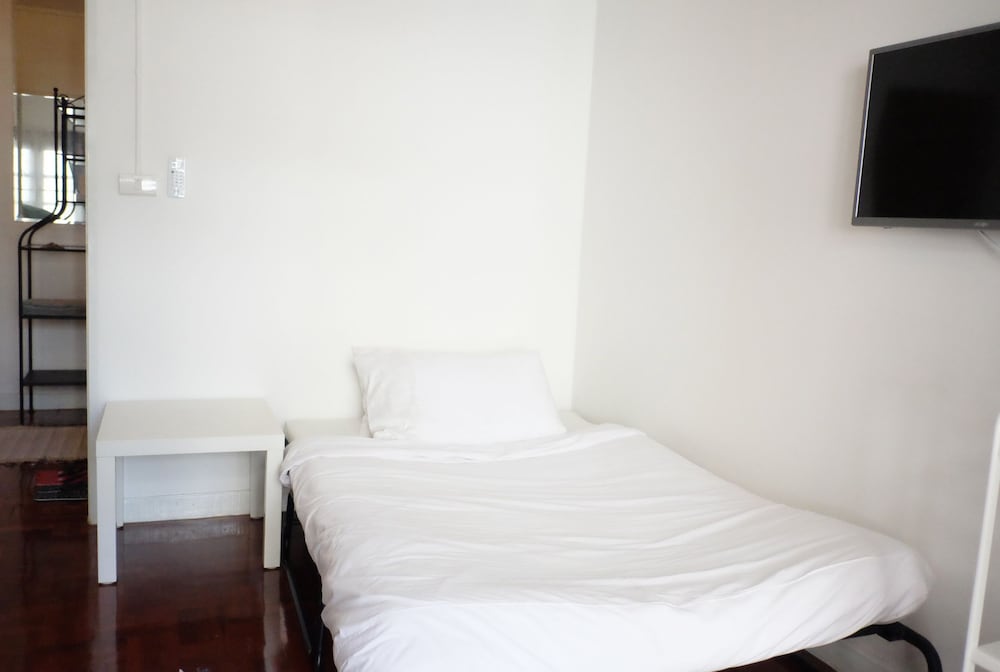 City Triple Room, 1 Queen Bed with Sofa bed photo 3