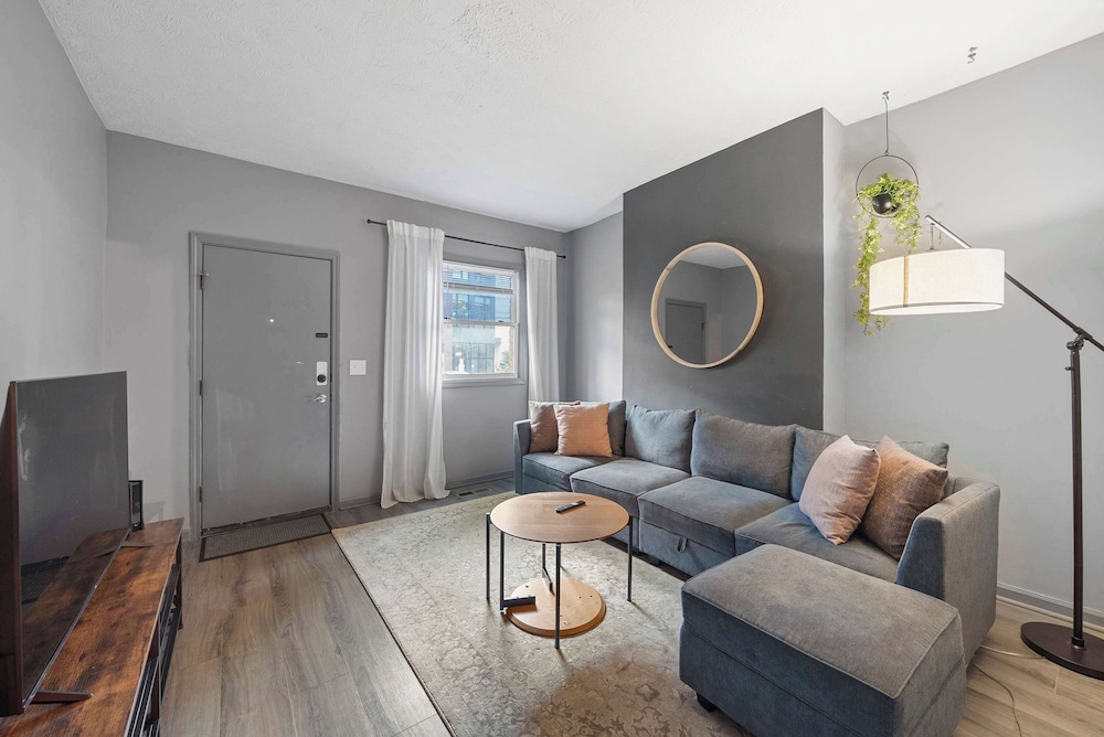 Townhome, Multiple Beds, Kitchen, Garden View (North Pearl Residences 874)