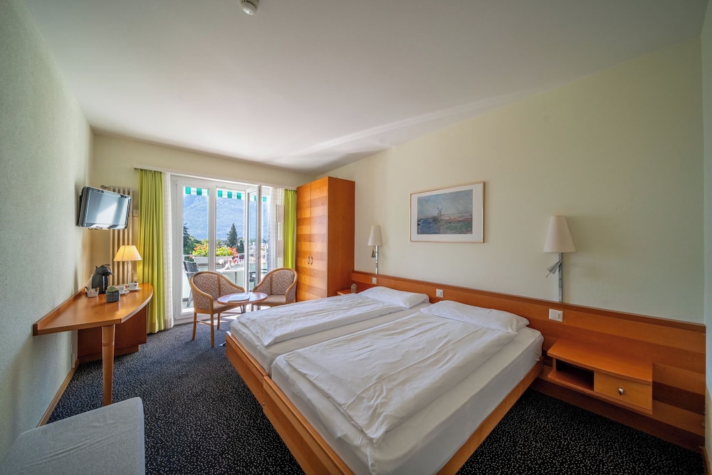 "Panorama" Double Room with lake-side balcony photo 2