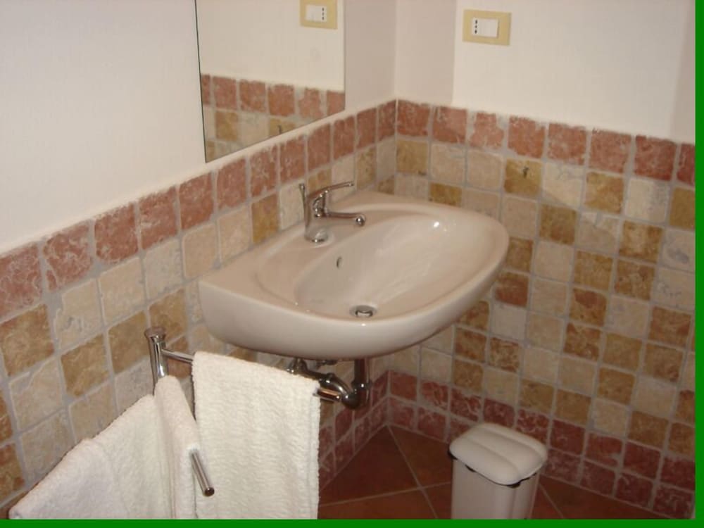 Classic Double Or Twin Room photo 2
