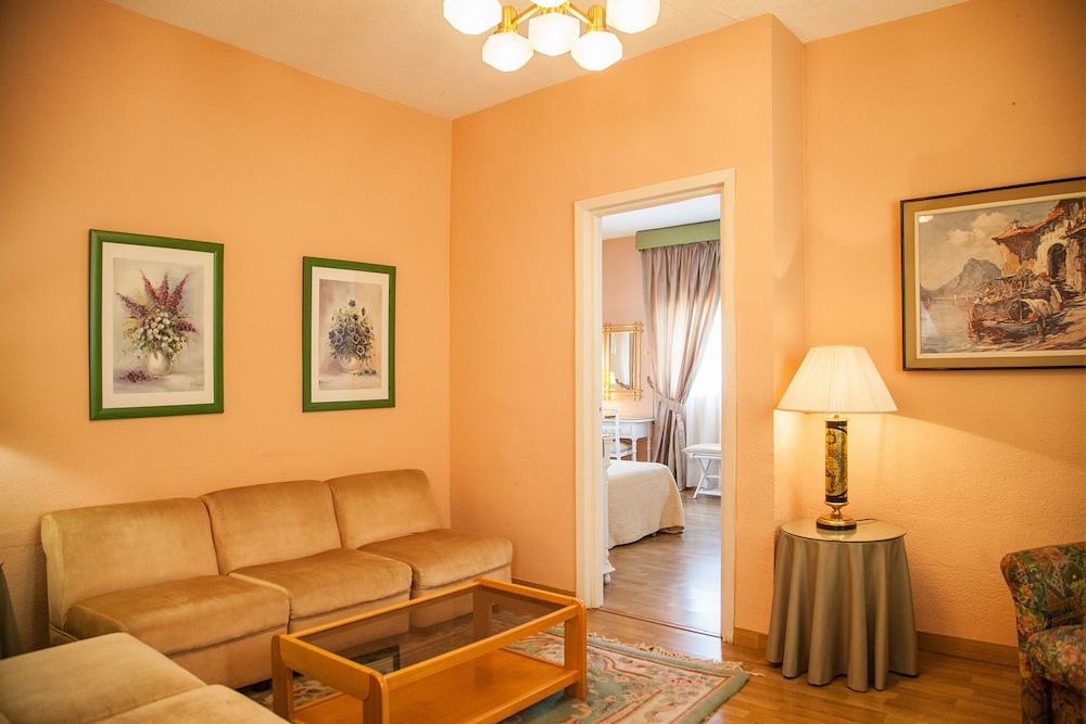 Basic Double Room photo 2