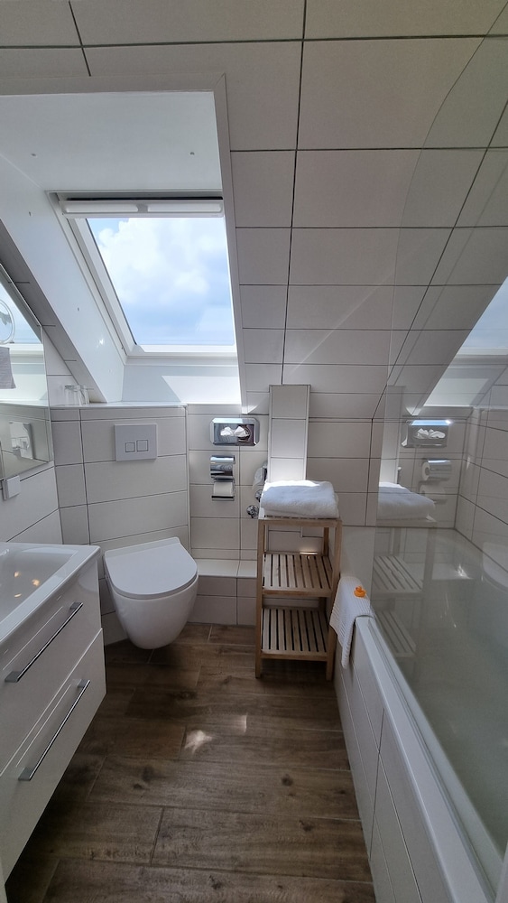 Classic Double Room - Photo 12