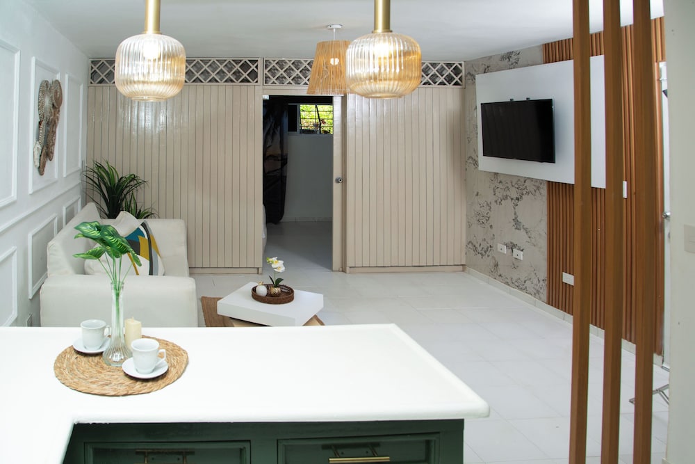 Appart'hôtel Design, vue jardin, en bord de piscine