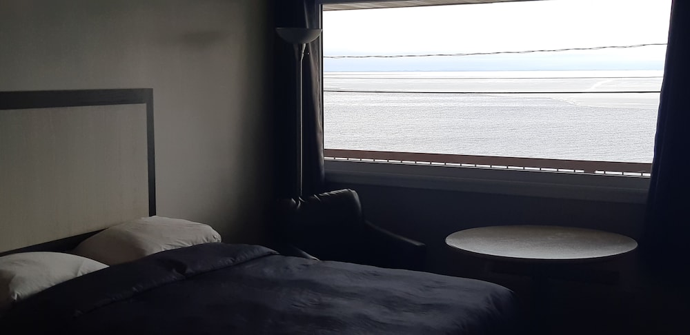 Standard Quadruple Room, 2 Double Beds, Lake View