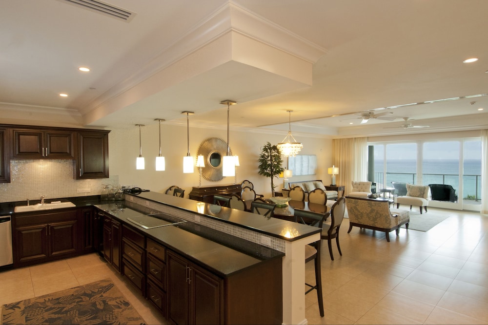 Luxury 3 Bedroom Home photo 3