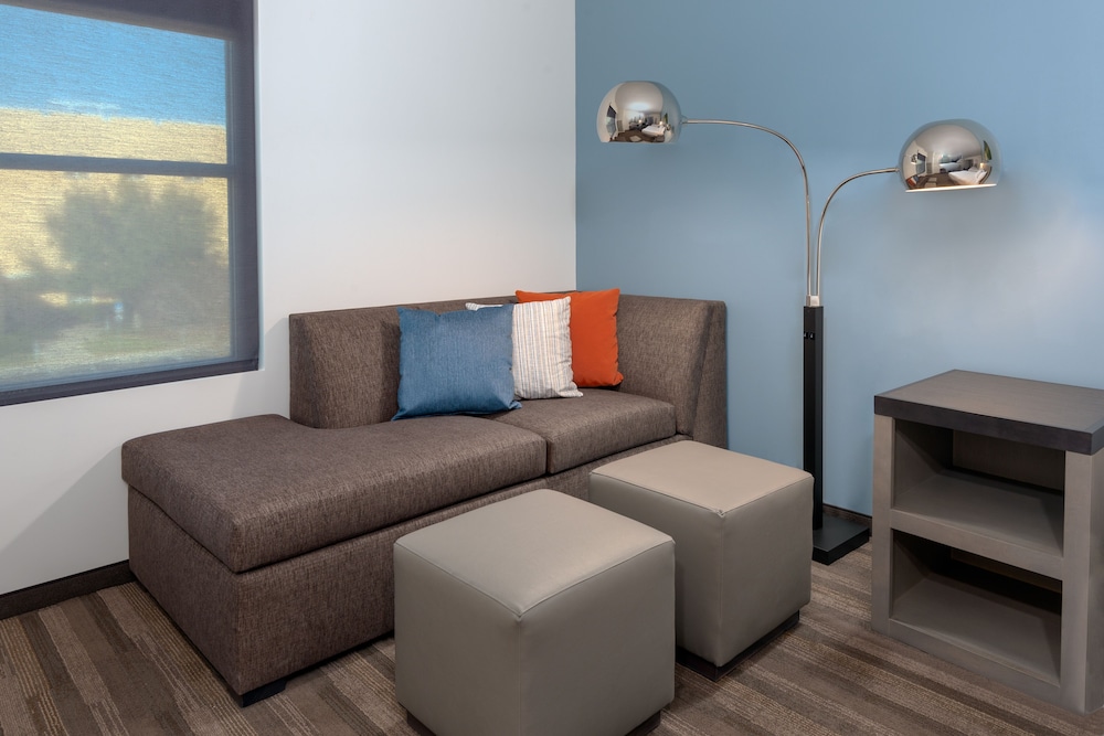 Room, 1 King Bed (Den) - Photo 2