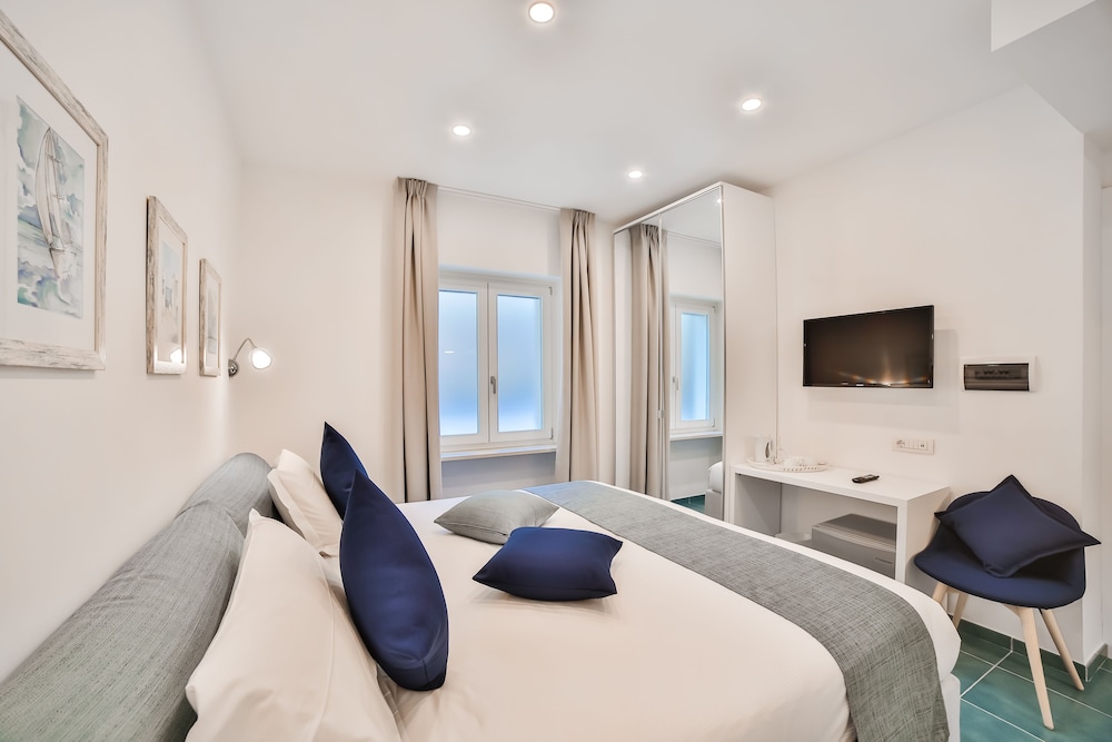 Superior Double or Twin Room photo 3