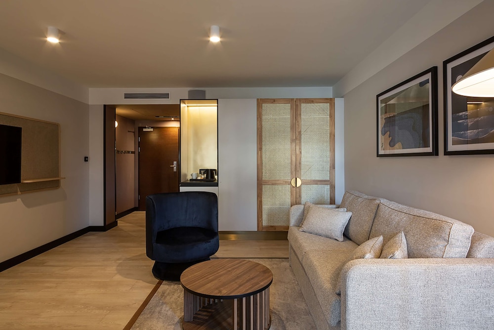 Junior Suite, Multiple Beds - Photo 1