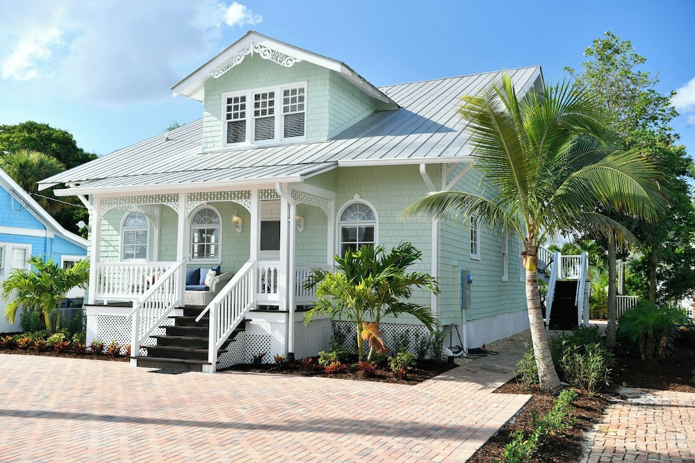 Clifton Guest and Fishing Lodge, 4 Bedrooms, Pool Access, 4 Bathrooms