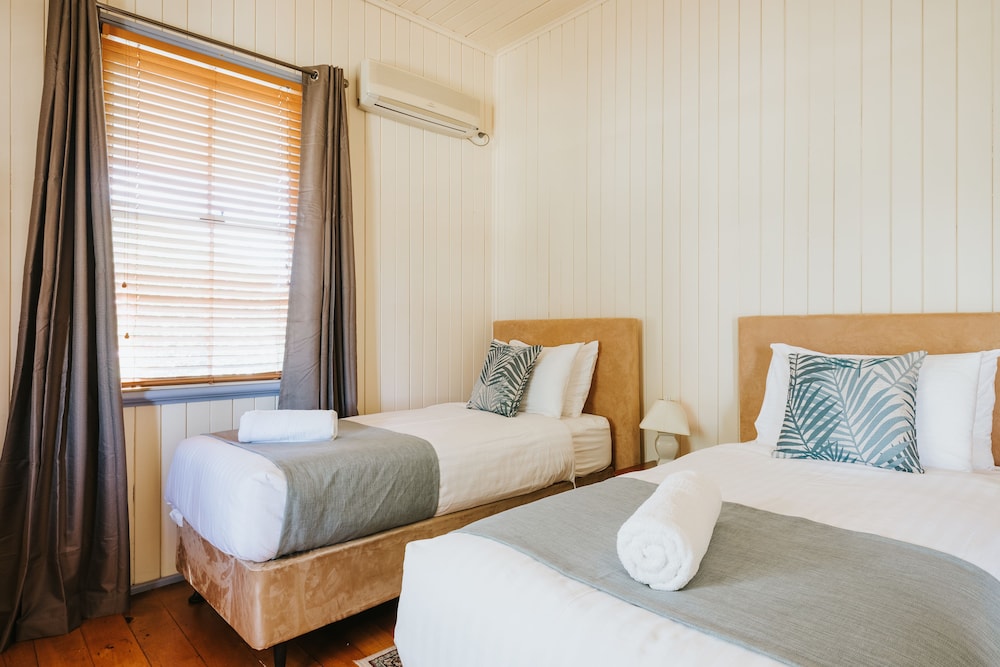 3 Bedroom Cottage photo 2