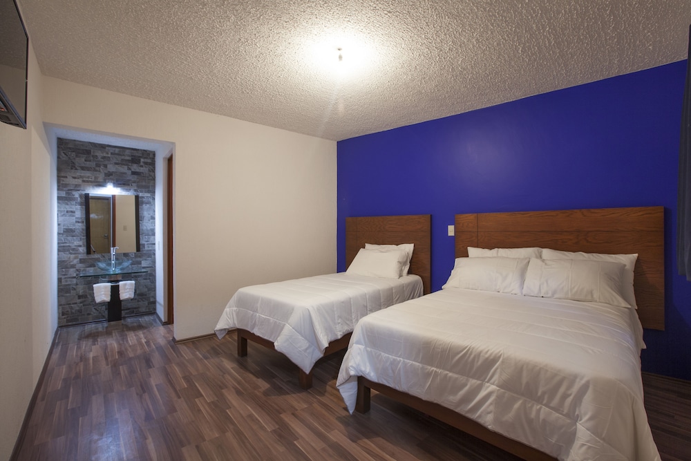 Classic Triple Room, Multiple Beds, Non Smoking photo 3