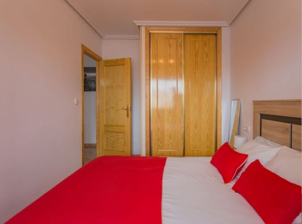 Family Apartment, 2 Bedrooms, Pool View photo 3