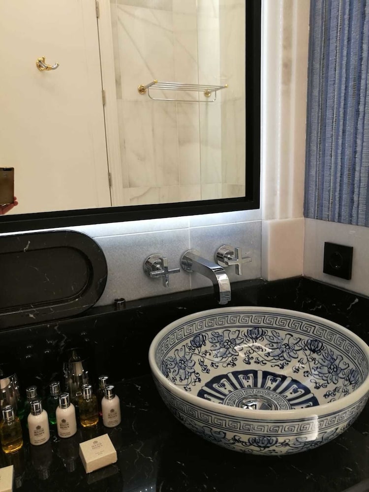 Premium Double Room, 1 King Bed - Photo 11