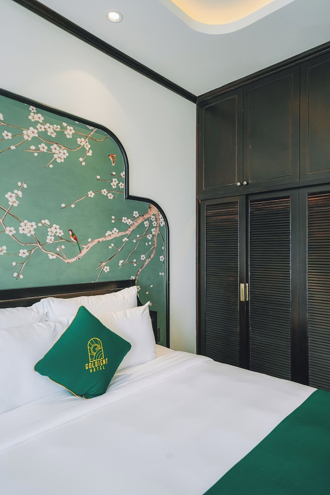 Deluxe Triple Room - Photo 9