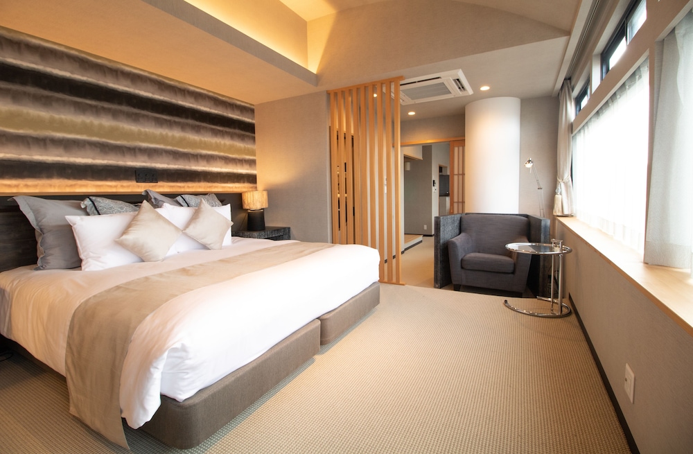 Family Suite, 3 Bedrooms, Jetted Tub, City View photo 1