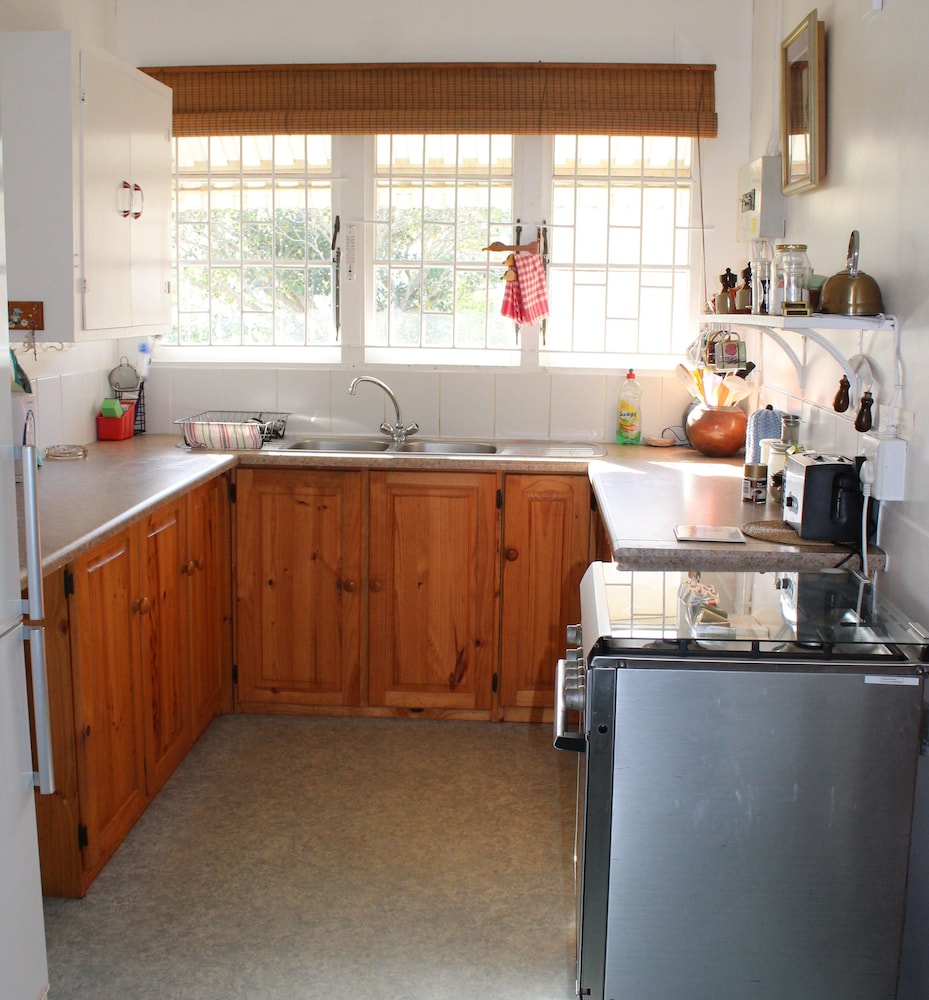 Family Cottage, 2 Bedrooms, Sea View, Sea Facing photo 3