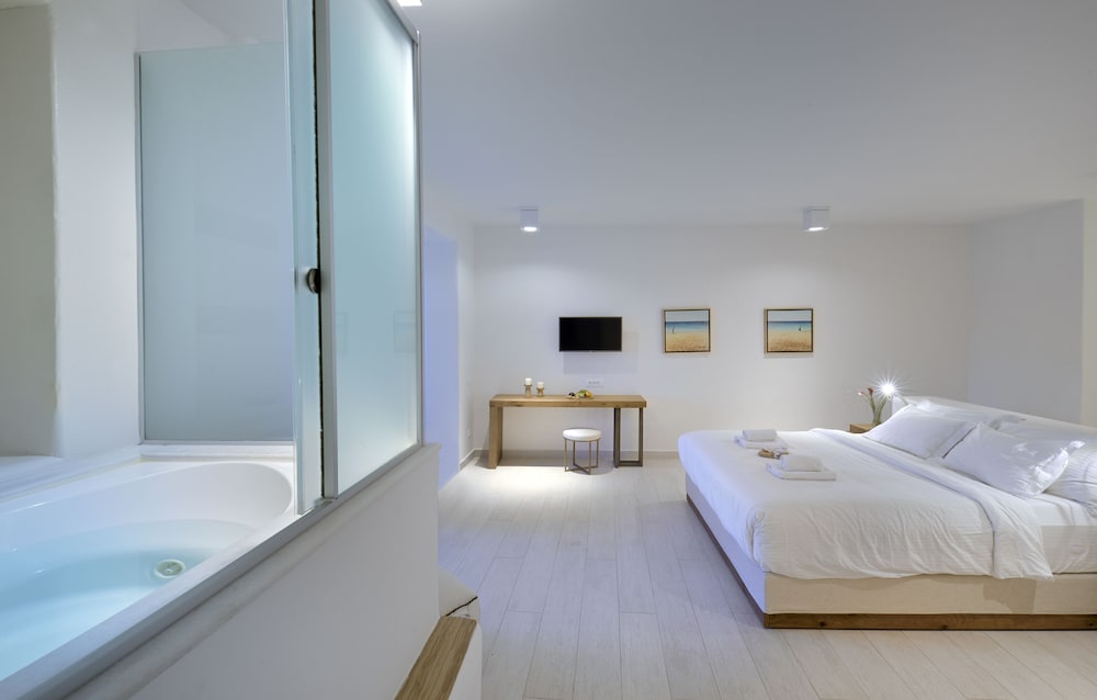Coast Life Villa Suite, Three Bedrooms - Photo 6