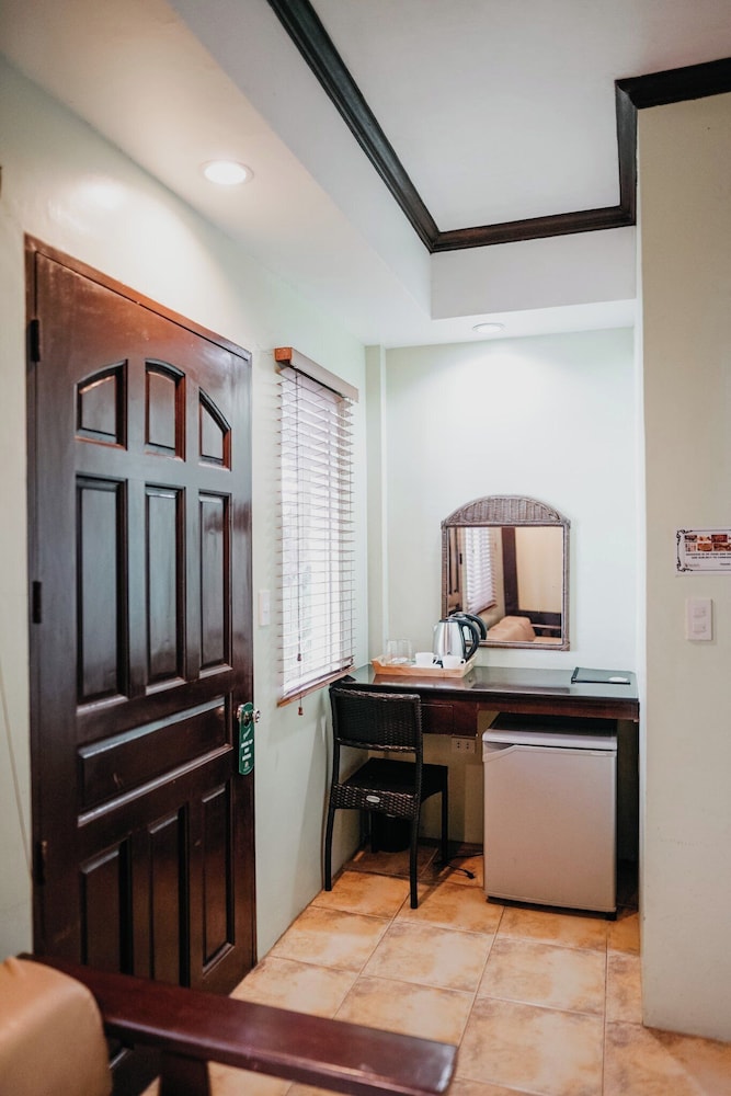 Deluxe Triple Room photo 2
