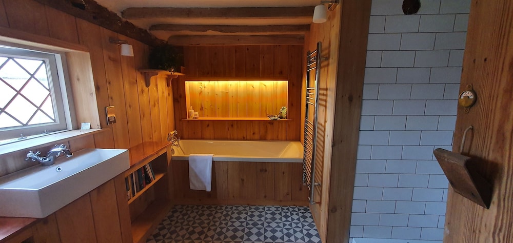 Double Room, Bathtub (Room 2) photo 3