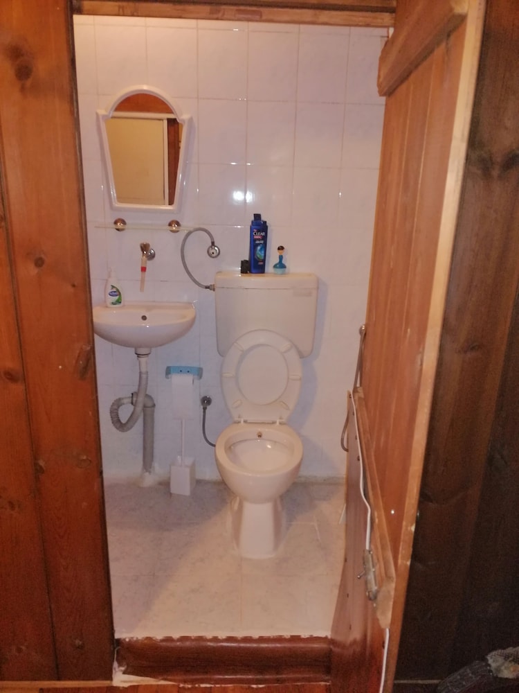 Family Room, Private Bathroom photo 2