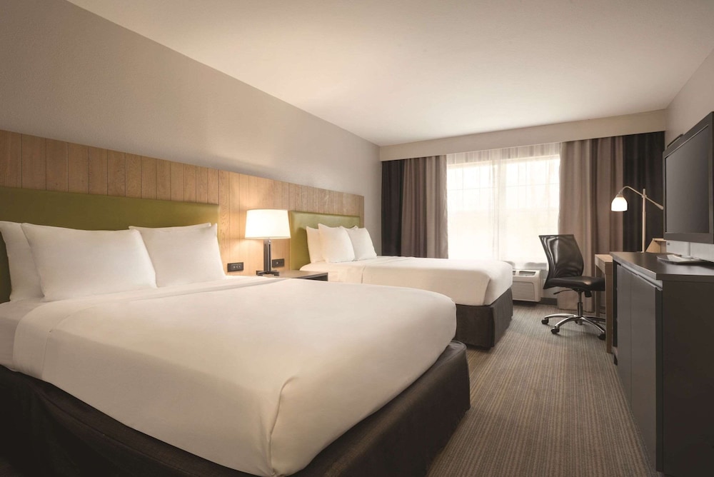 Room, 2 Queen Beds, Non Smoking - Photo 1