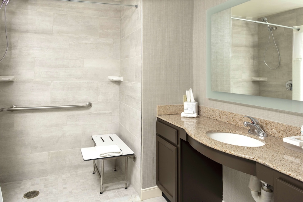 Suite, Accessible, Non Smoking - Photo 5