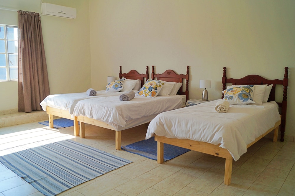 Standard Triple Room photo 3