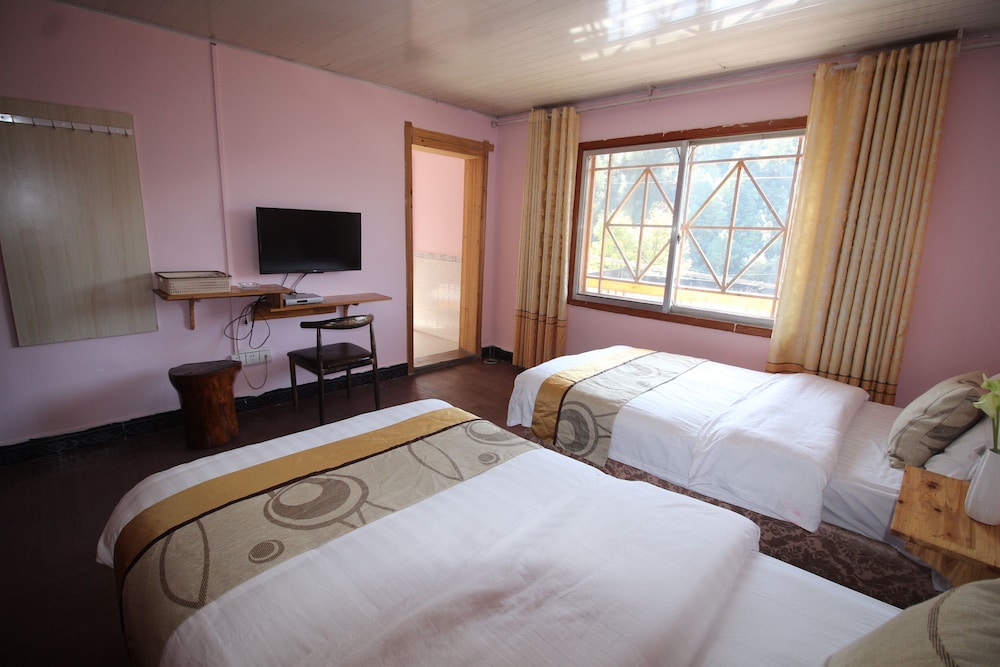 Deluxe Twin Room photo 2