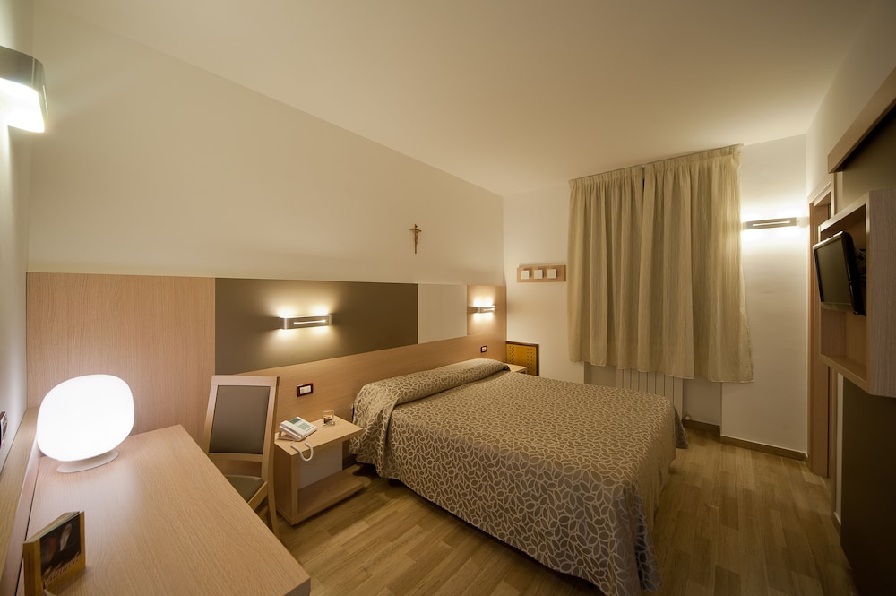Superior Double or Twin Room photo 2