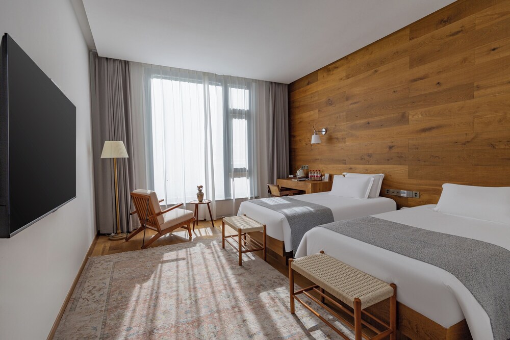 Deluxe Double Room, Hill View photo 3
