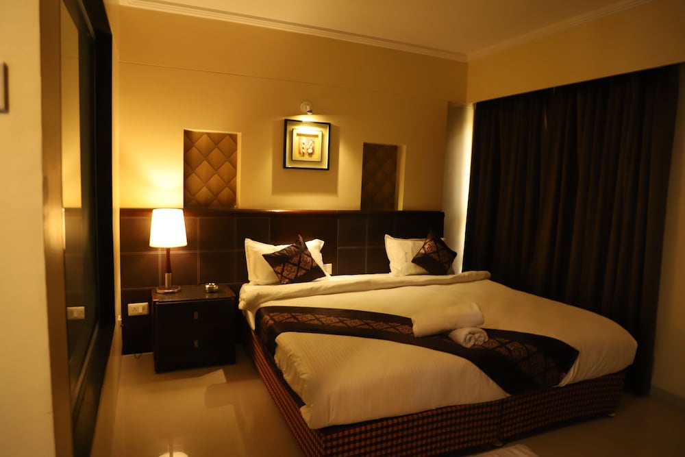 Deluxe Double Room, City View