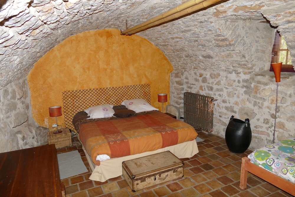 Standard House, 1 Bedroom, Pool Access, Garden View (La Cardonille) photo 1