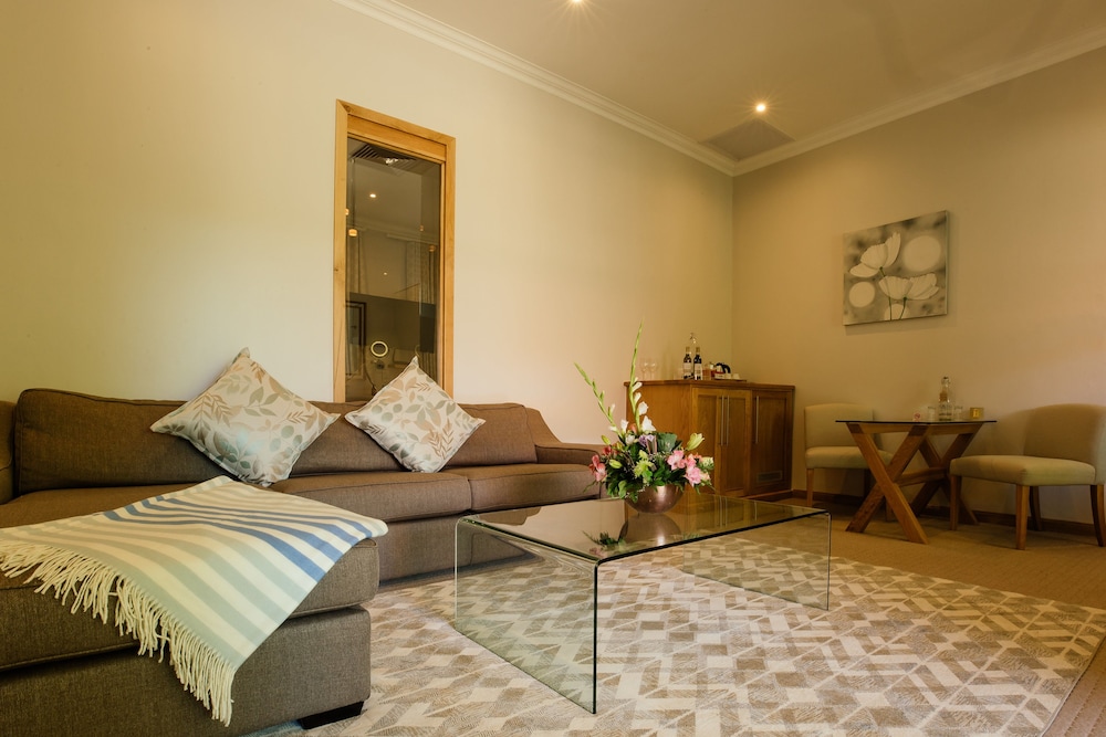 Luxury Suite, 1 Bedroom, Terrace, Courtyard View