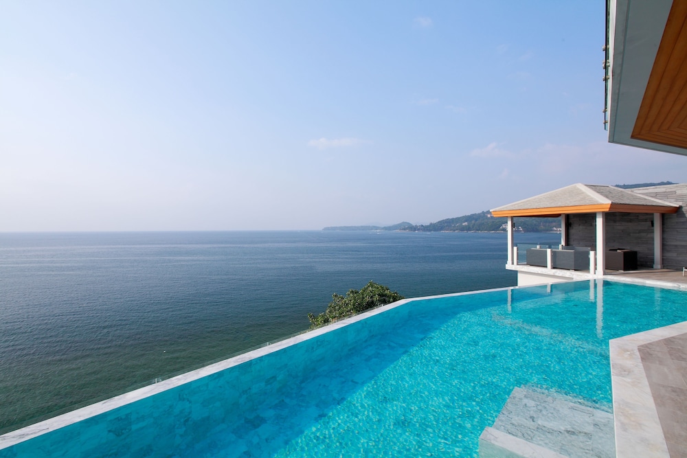 3 Bedroom Ocean Front Pool Villa