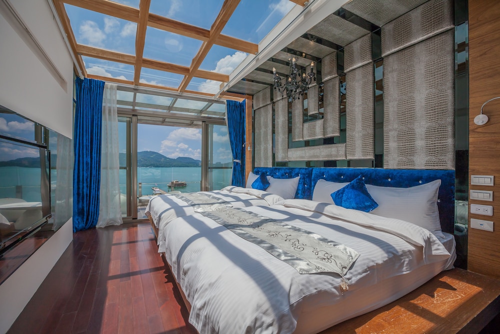 Signature Room, 2 Double Beds, Balcony