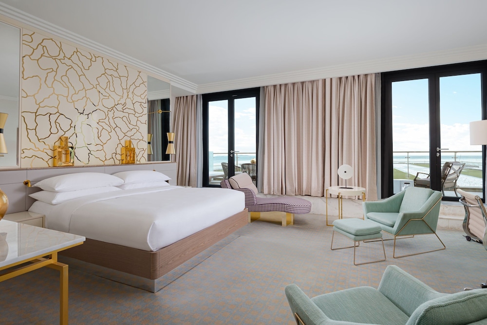 מלון באקו מריוט בולבארד — Suite, 1 Bedroom, Smoking, Sea View (terrace)