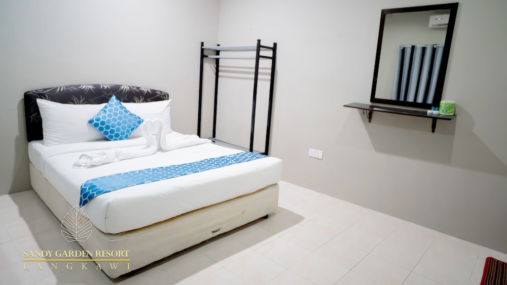 Deluxe Room, 2 Queen Beds, Non Smoking photo 3